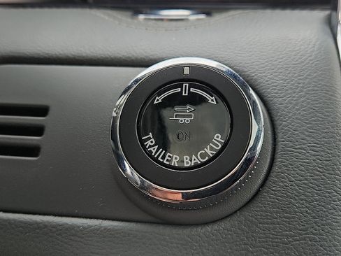 Used 2019 Lincoln Navigator Reserve image 24