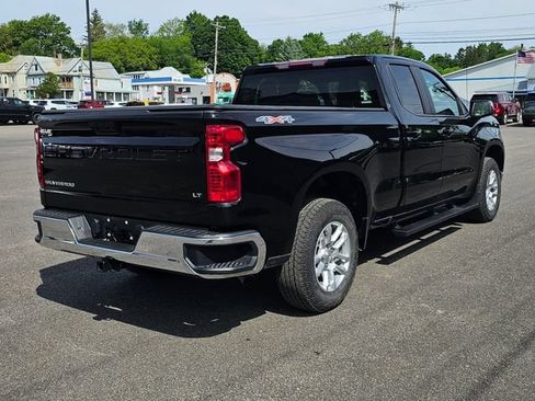 Used 2023 Chevrolet Silverado 1500 LT AWD/4WD image 8