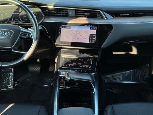 Used 2019 Audi e-tron Premium Plus image 29