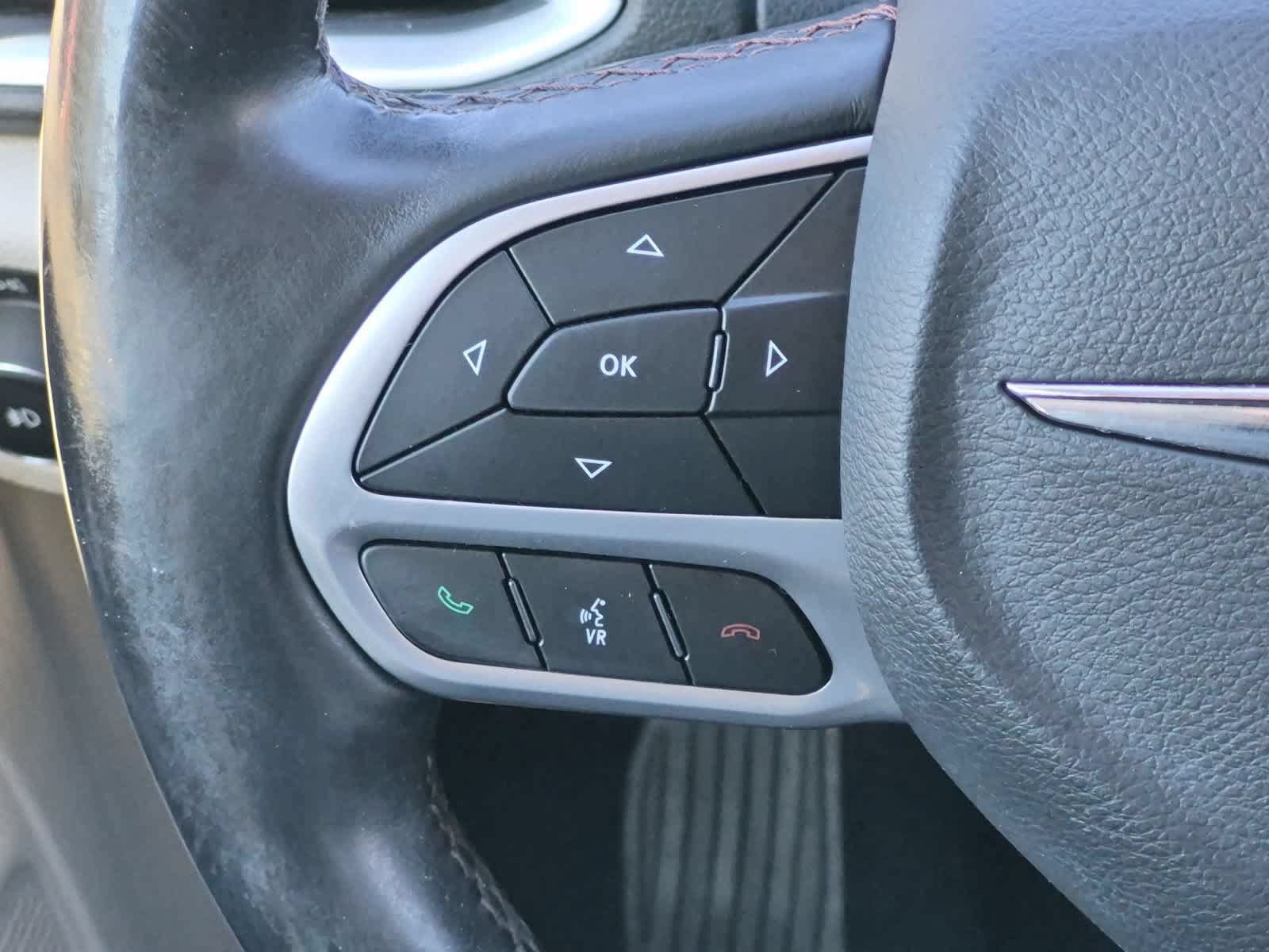 Used 2018 Chrysler Pacifica Touring-L Plus FWD image 23