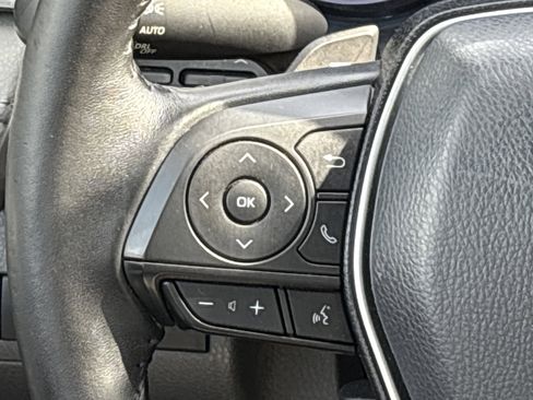 Used 2020 Toyota Camry SE image 21