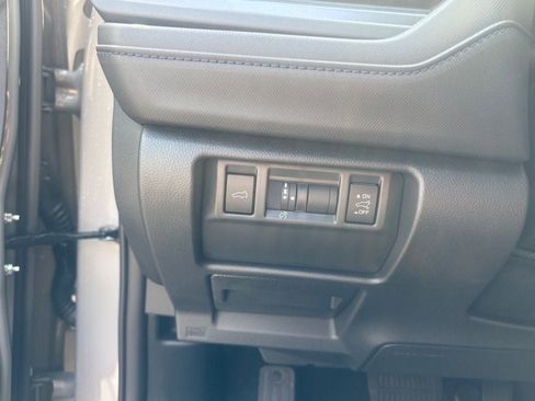 Used 2025 Subaru Forester Limited AWD/4WD image 9