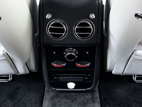 Used 2023 Rolls-Royce Cullinan w/ Cullinan Package AWD/4WD image 41