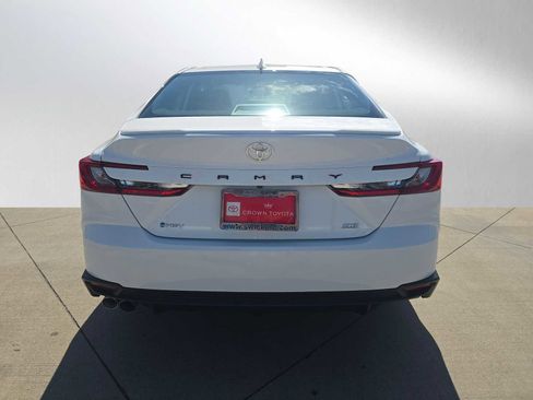 Certified 2025 Toyota Camry SE FWD image 4