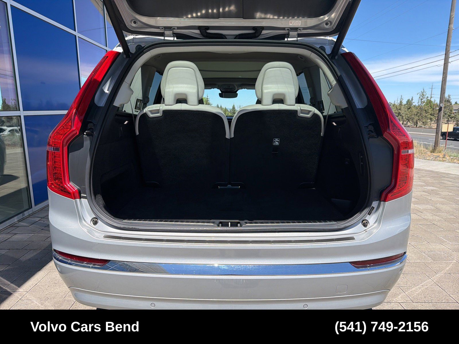 Used 2023 Volvo XC90 T8 Ultimate AWD/4WD image 9
