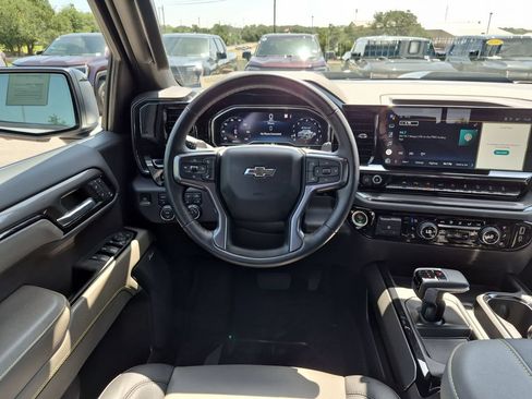 Used 2022 Chevrolet Silverado 1500 ZR2 w/ Technology Package AWD/4WD image 35