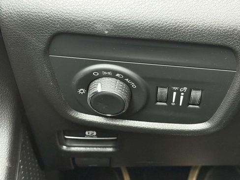 New 2025 Jeep Grand Cherokee Altitude AWD/4WD image 28