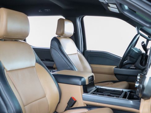 Used 2024 Ford F250 Lariat w/ Chrome Package image 28