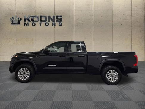 Used 2022 Toyota Tundra SR5 w/ SR5 Premium Package AWD/4WD image 4