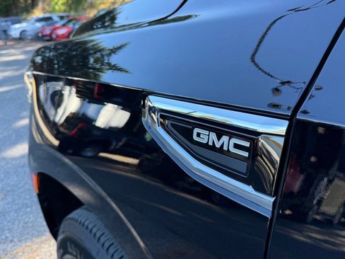 Used 2023 GMC Yukon XL SLE w/ Gmc Pro Safety Plus Package AWD/4WD image 36