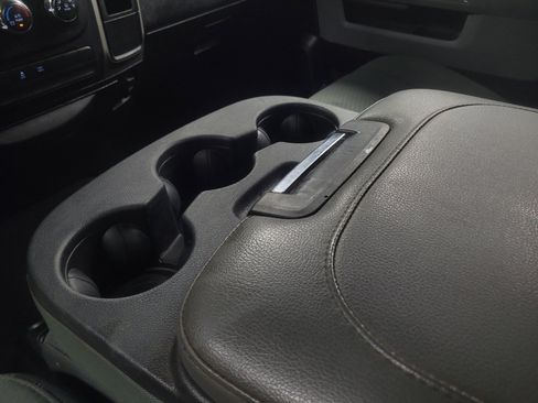 Used 2020 RAM 1500 Classic SLT AWD/4WD image 26