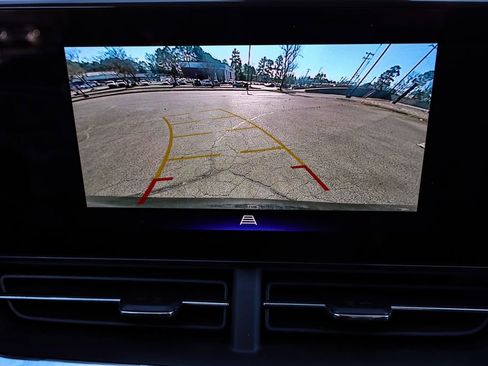 Used 2025 Chevrolet Trax LT w/ LT Convenience Package image 32