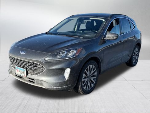 Used 2020 Ford Escape Titanium image 4