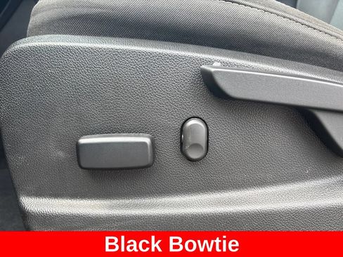 Used 2018 Chevrolet Colorado LT w/ Redline Special Edition AWD/4WD image 19