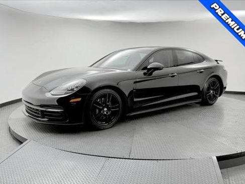 Used 2017 Porsche Panamera RWD image 2