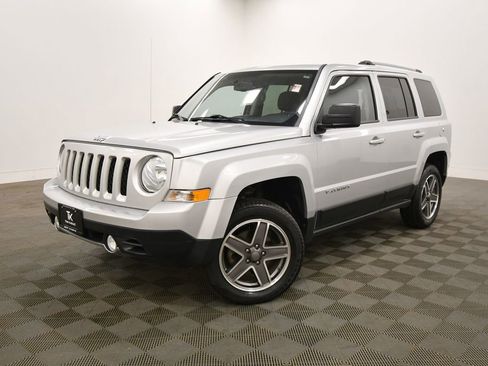 Used 2012 Jeep Patriot Latitude w/ Altitude Pkg AWD/4WD image 2