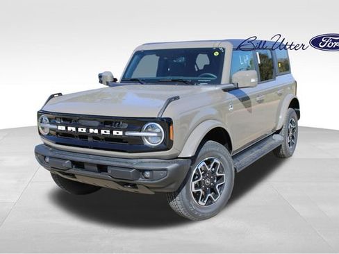New 2025 Ford Bronco Outer Banks image 1
