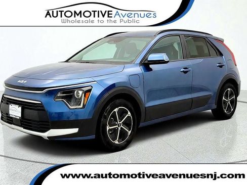 Used 2025 Kia Niro EX FWD image 1