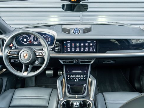 Certified 2025 Porsche Cayenne S image 21