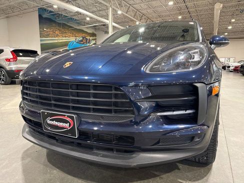 Used 2021 Porsche Macan w/ Premium Package image 29