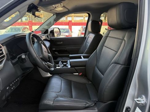 Used 2024 Toyota Tundra Limited image 29