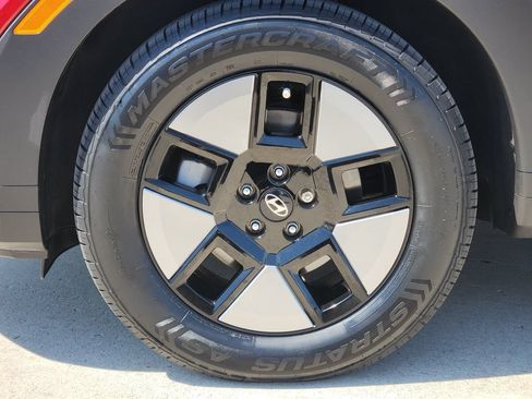 Used 2025 Hyundai Santa Fe SEL FWD image 10