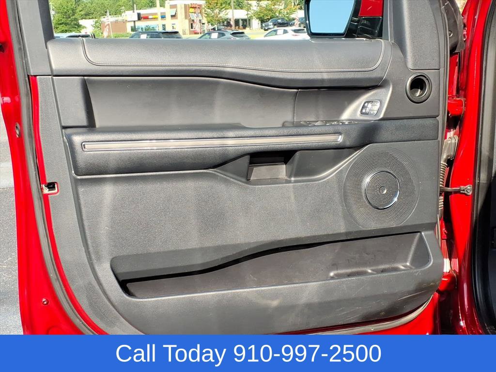 Used 2022 Ford Expedition XLT AWD/4WD image 11