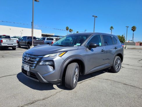 Used 2024 Nissan Rogue S AWD/4WD image 10