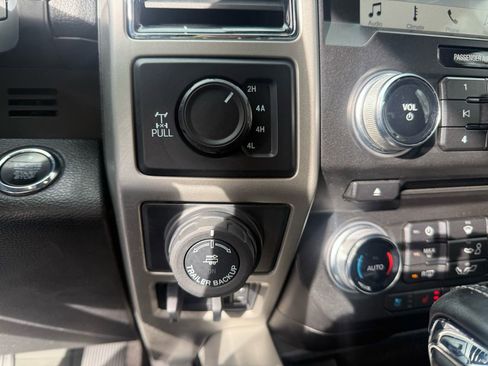 Used 2018 Ford F150 Lariat w/ Equipment Group 502A Luxury image 31