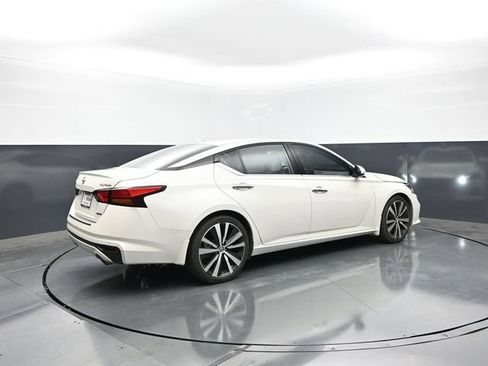Used 2020 Nissan Altima 2.0 Platinum FWD image 7