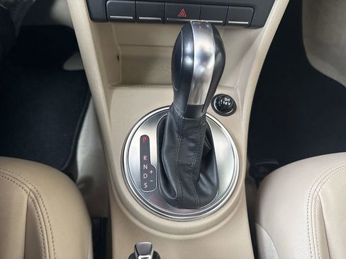 Used 2013 Volkswagen Beetle 2.5 image 14