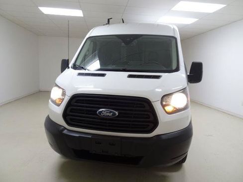 Used 2019 Ford Transit 250 148 Medium Roof RWD image 9