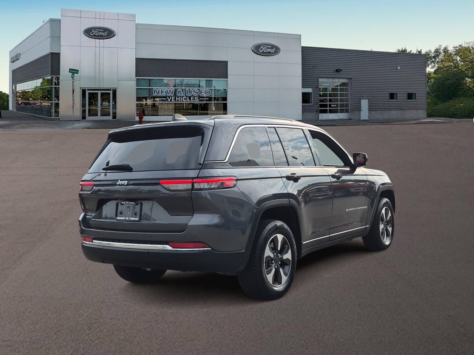Used 2024 Jeep Grand Cherokee Limited 4xe AWD/4WD image 9