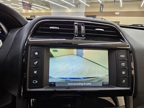 Used 2018 Jaguar F-PACE Premium AWD/4WD image 35