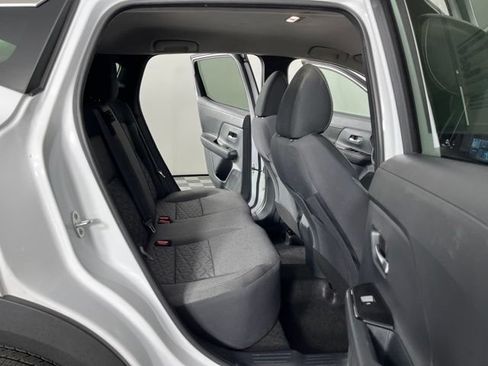 Used 2025 Nissan Kicks SV FWD image 40
