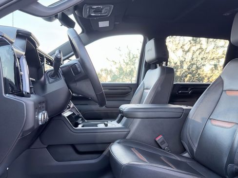 Used 2024 GMC Sierra 2500 AT4 w/ AT4 Premium Plus Package image 11