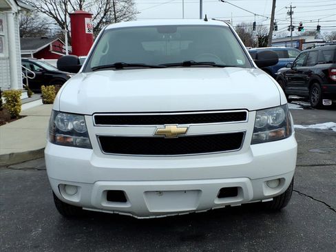 Used 2010 Chevrolet Suburban LS image 2