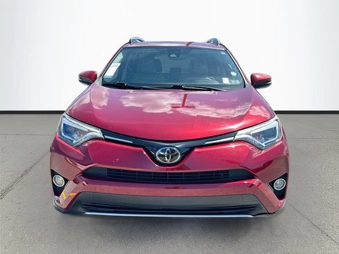 Used 2018 Toyota RAV4 Limited FWD image 2
