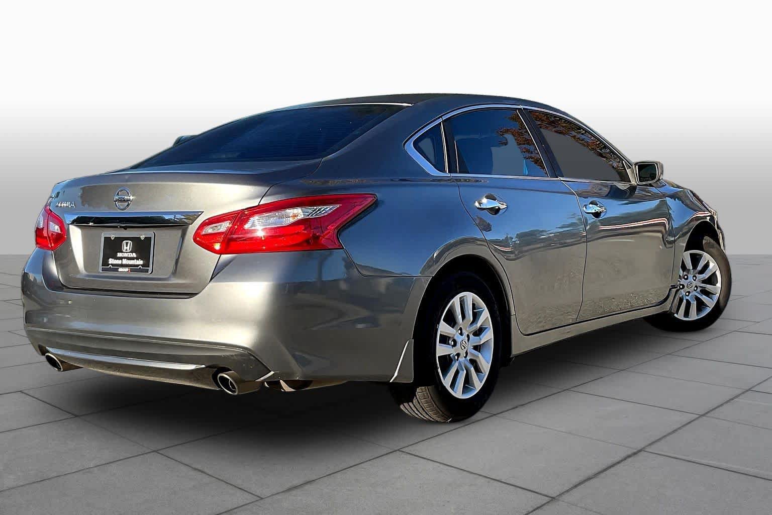 Used 2016 Nissan Altima 2.5 S w/ Power Driver Seat Package FWD image 12