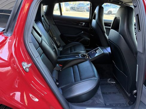 Used 2018 Porsche Panamera 4 image 18