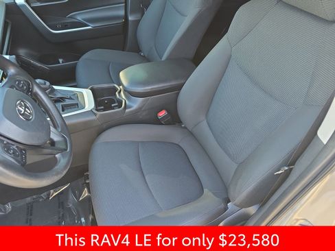 Used 2022 Toyota RAV4 LE image 19