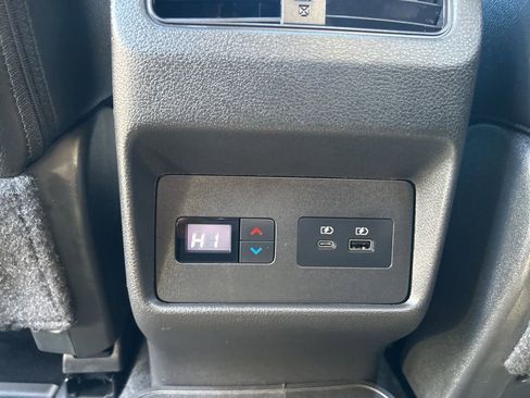 Used 2023 Nissan Rogue SL w/ SL Premium Package image 32