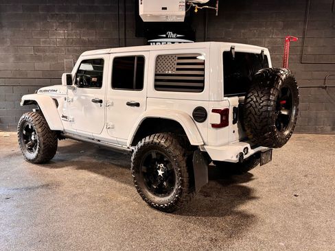 Used 2018 Jeep Wrangler Unlimited Rubicon AWD/4WD image 3