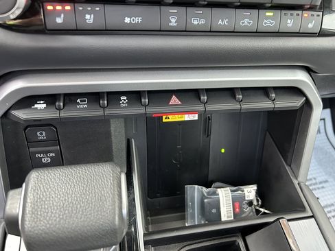 Used 2024 Toyota Tundra Platinum image 19