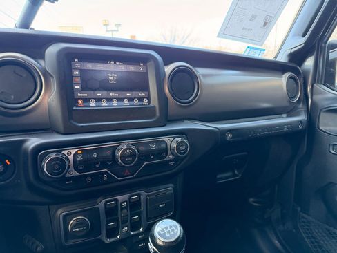 Used 2021 Jeep Wrangler Unlimited Sport image 24