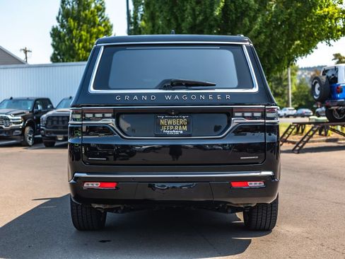 Used 2022 Jeep Grand Wagoneer Series III w/ Flexible Seating Group AWD/4WD image 8