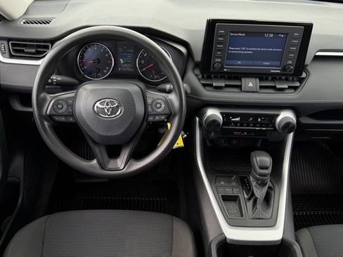 Used 2022 Toyota RAV4 LE FWD image 12