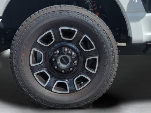 Used 2025 Ford F250 Platinum image 10