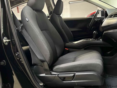 Used 2019 Honda HR-V EX image 37
