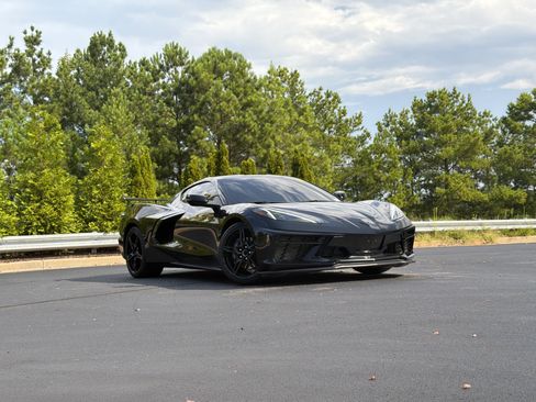 Used 2020 Chevrolet Corvette Stingray Coupe w/ 1LT RWD image 11